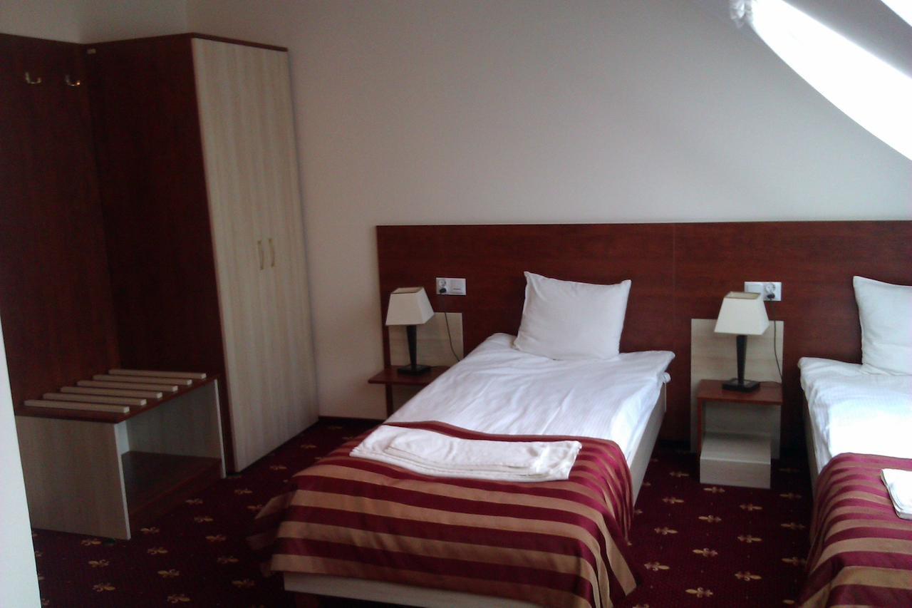Hotel Platinum Hrubieszow Phòng bức ảnh
